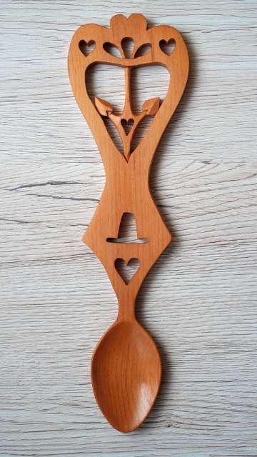 Cuillère d'amour galloise sculptée dans une seule pièce de bois